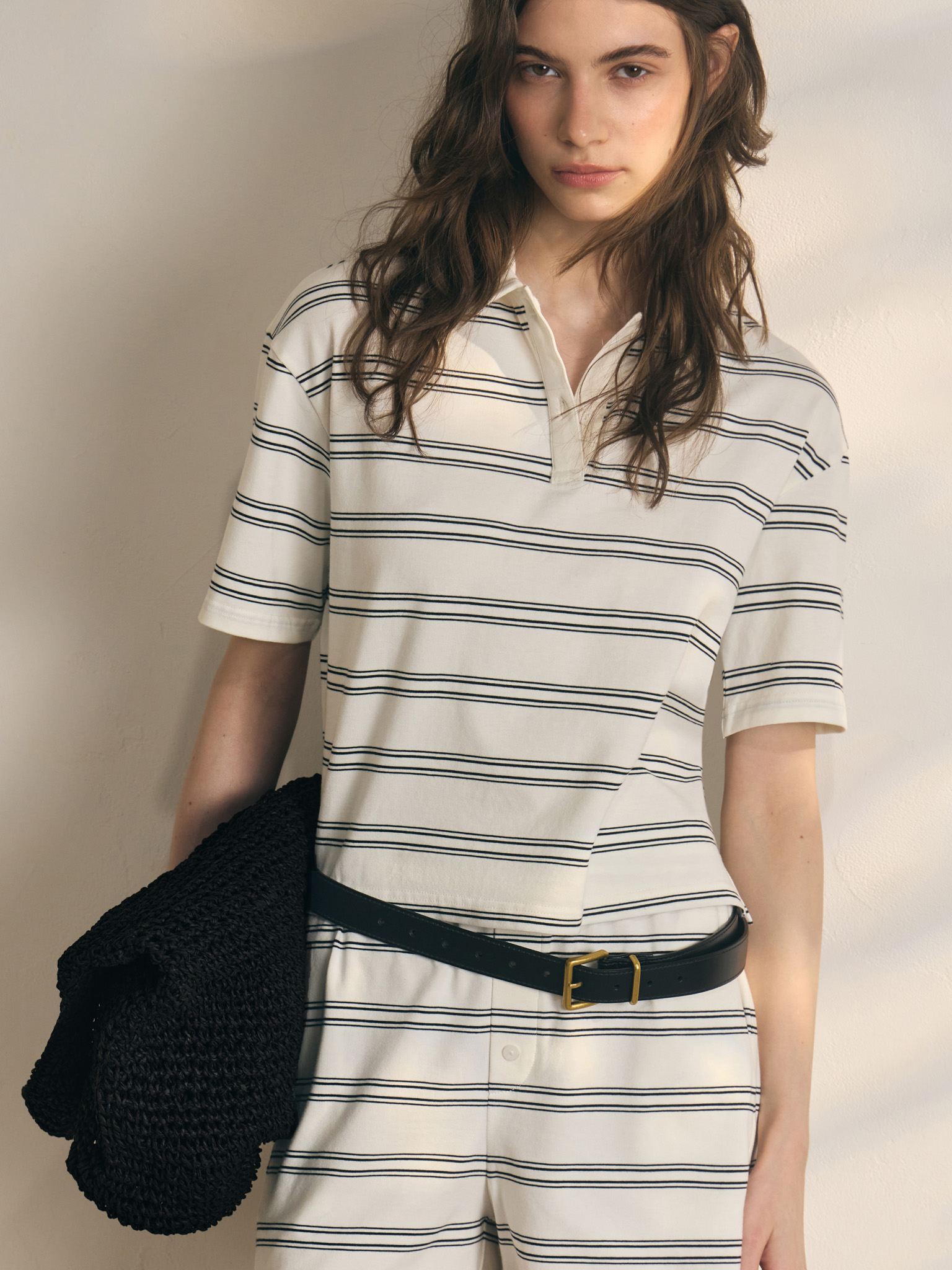 Loose-fitting cotton polo shirt with contrasting stripes