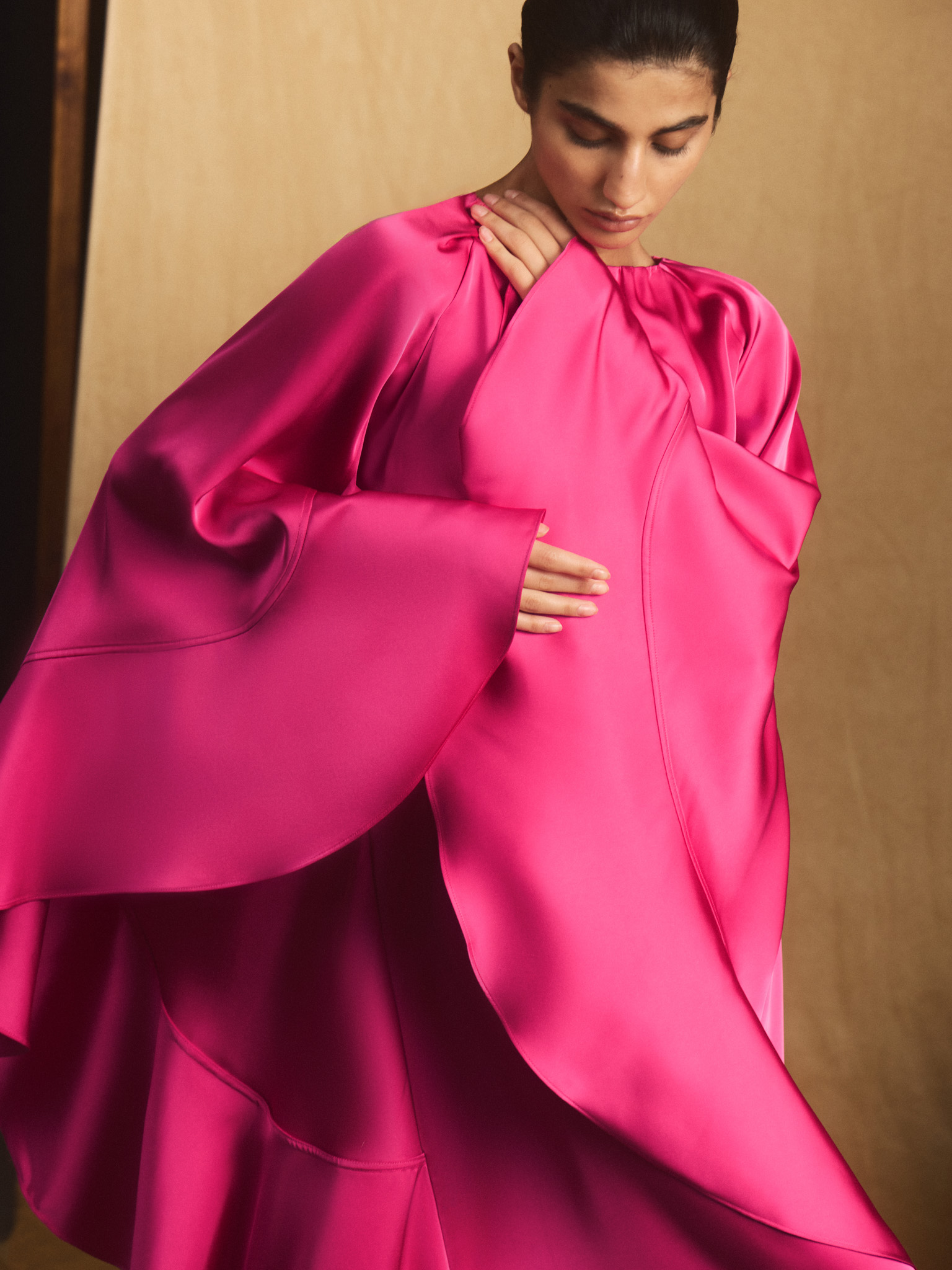 Robe maxi volumineuse à volants sur les manches