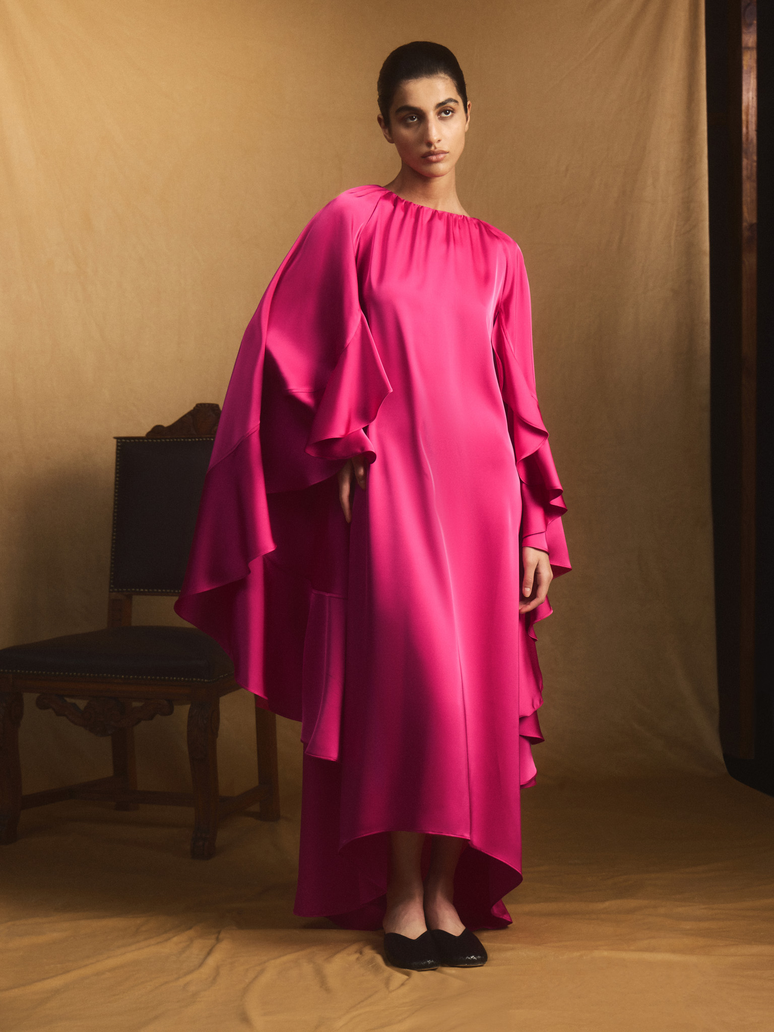 Robe maxi volumineuse à volants sur les manches