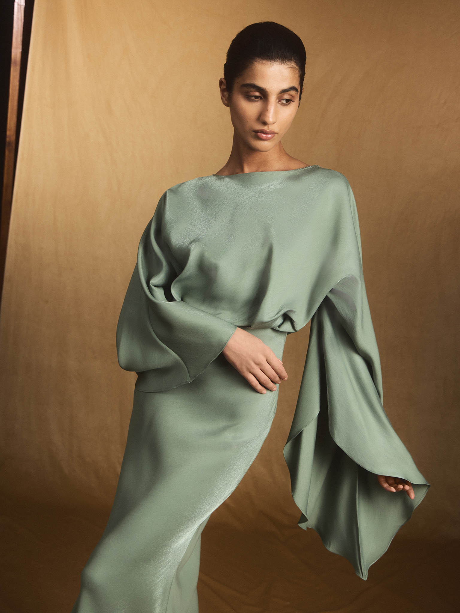 Satin maxi dress with puff sleeves
