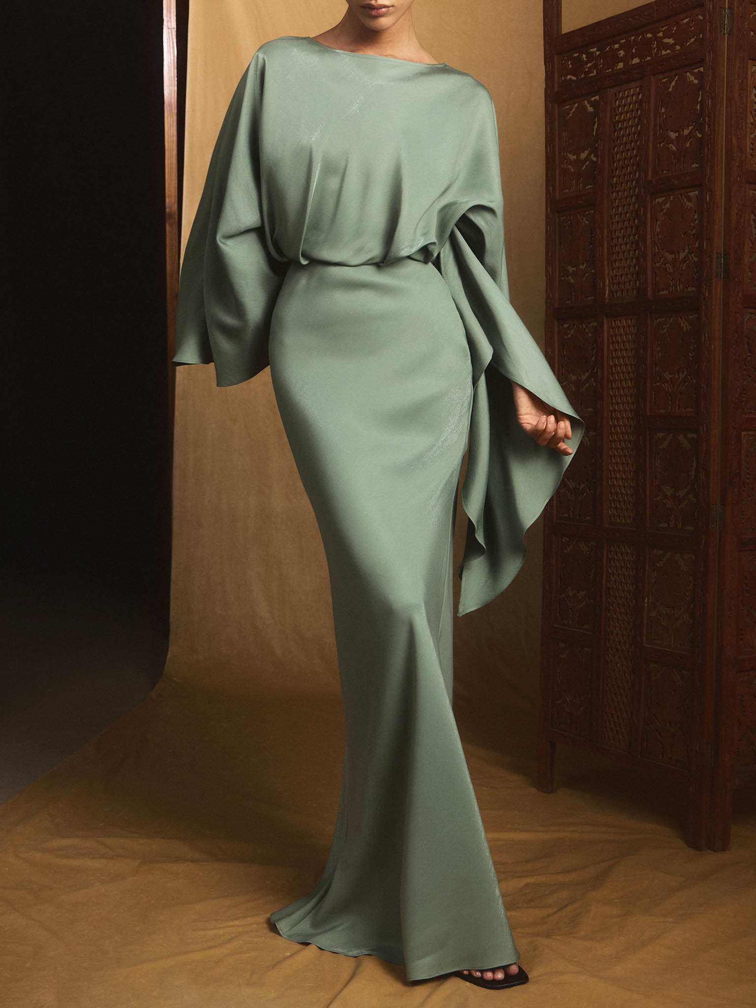 Satin maxi dress with puff sleeves