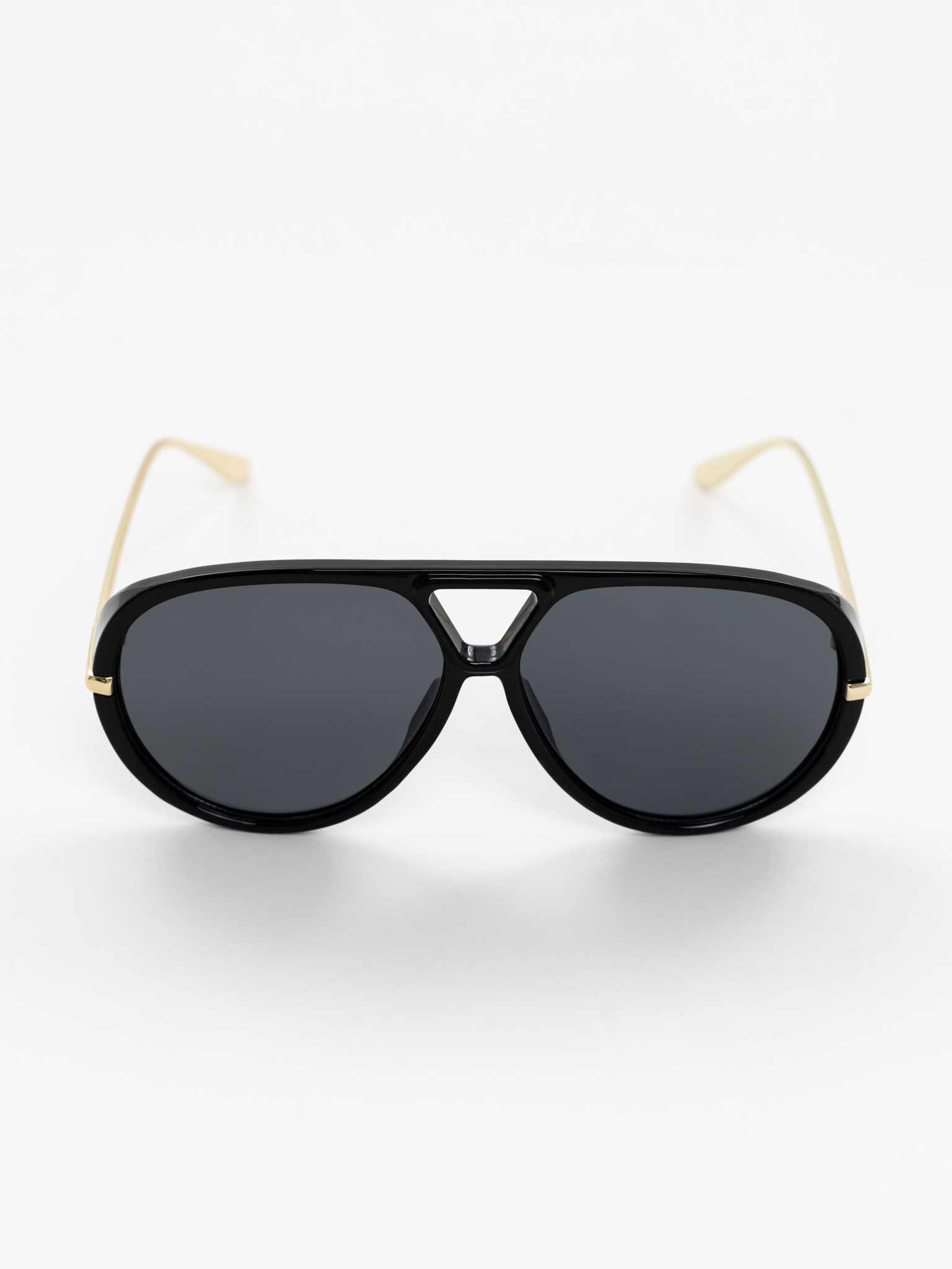 Aviator sunglasses with plastic frames