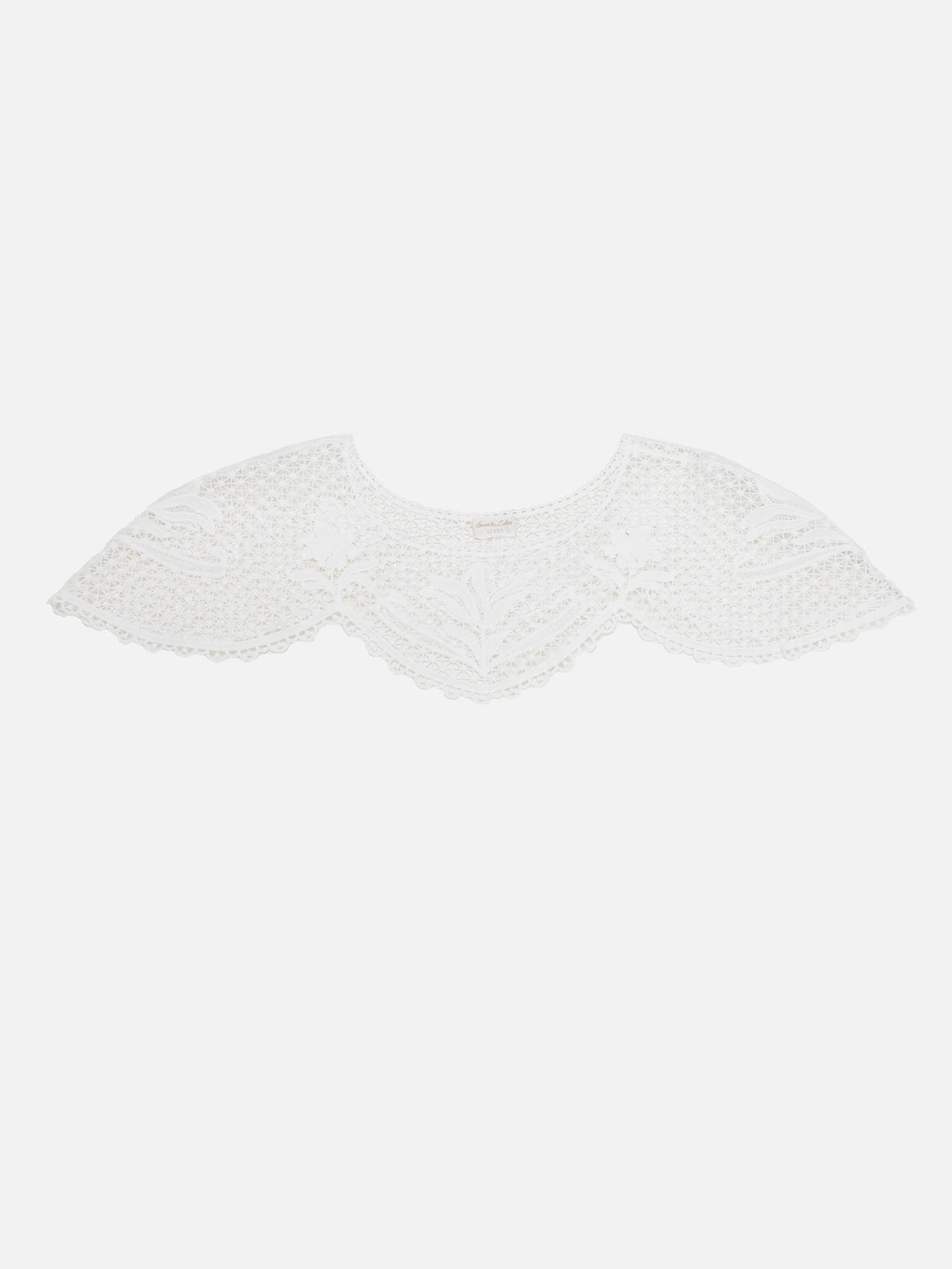 Knitted decorative collar with lily motif