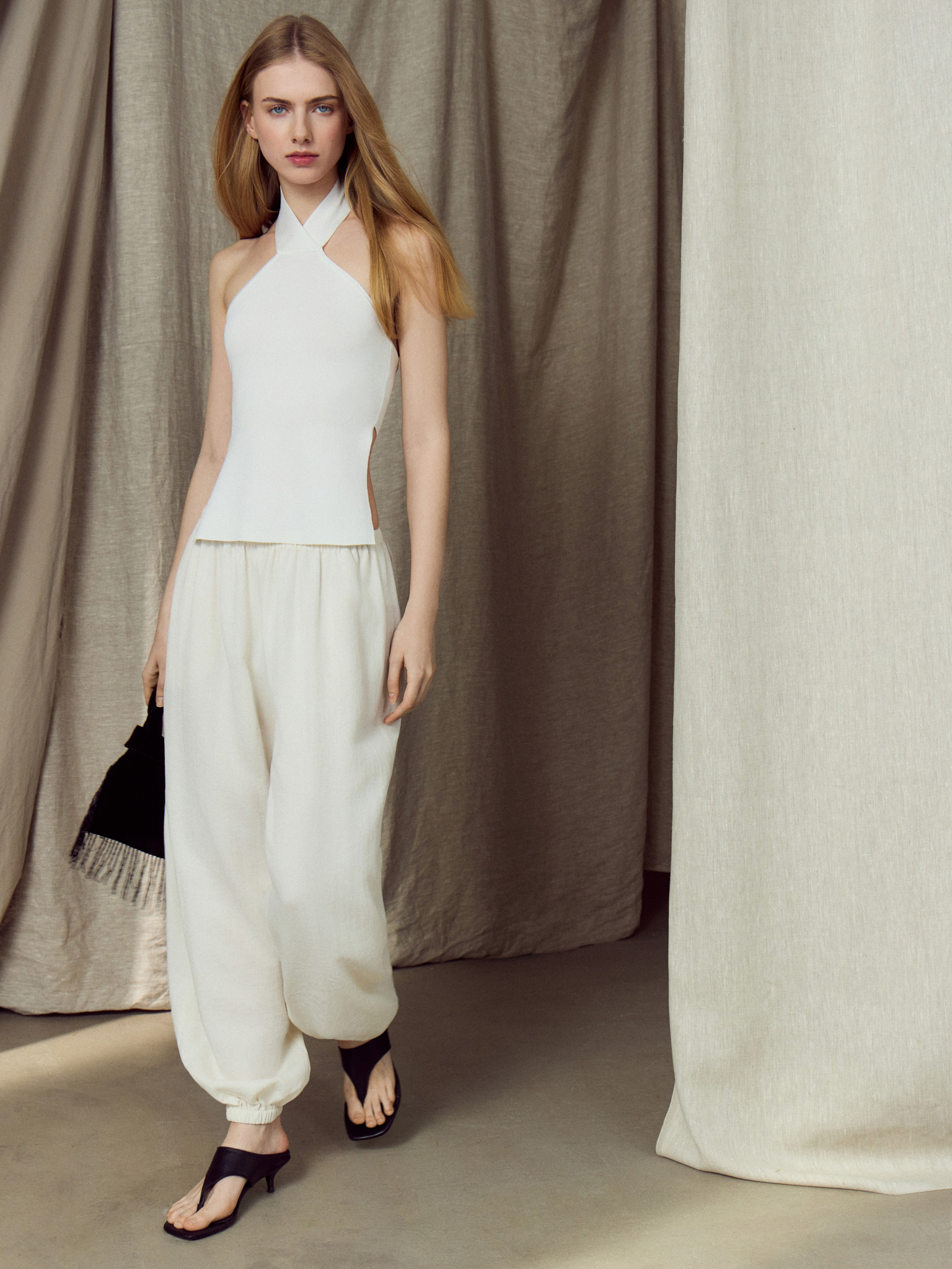 Viscose top with halter neck and open back