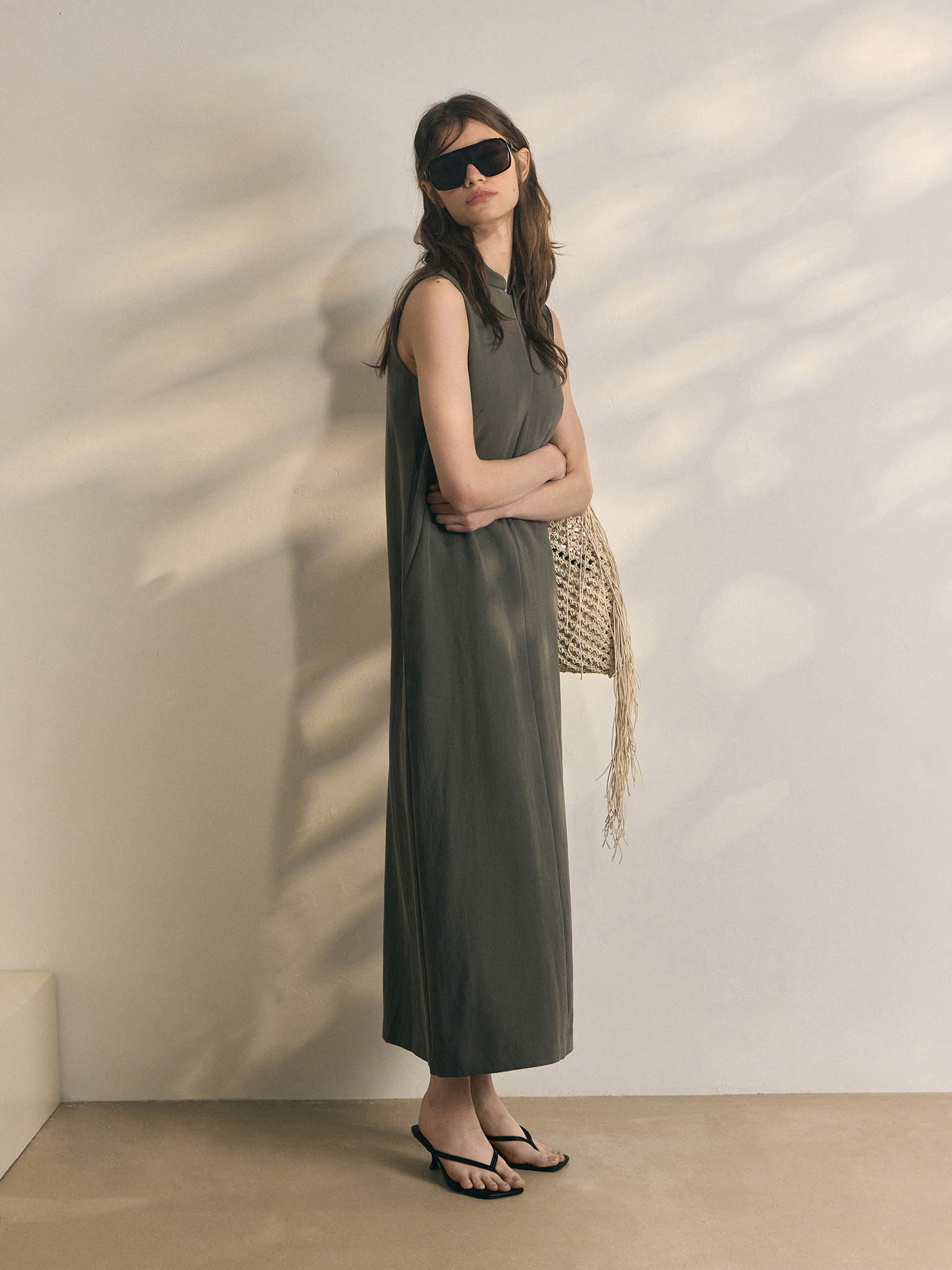 Viscose maxi dress with a metal fastening at the collar