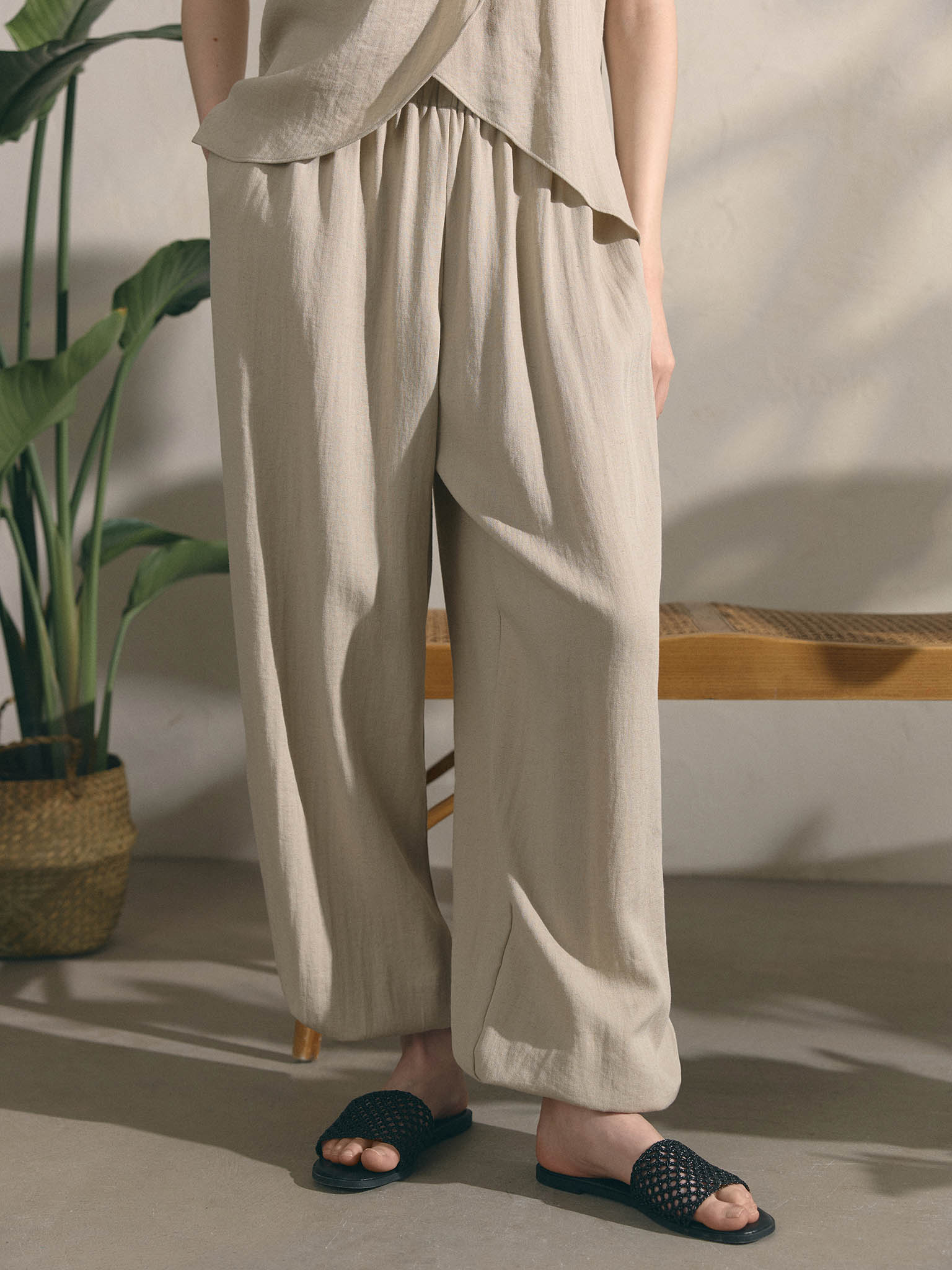 Lightweight textured trousers with elasticated cuffs