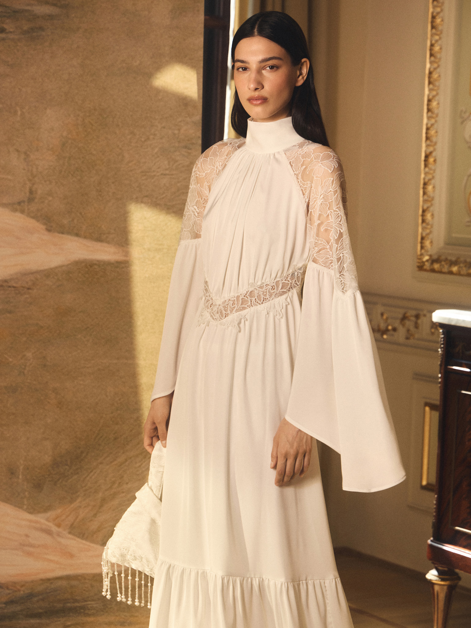 Lightweight maxi dress with lace inserts on the shoulders and waist