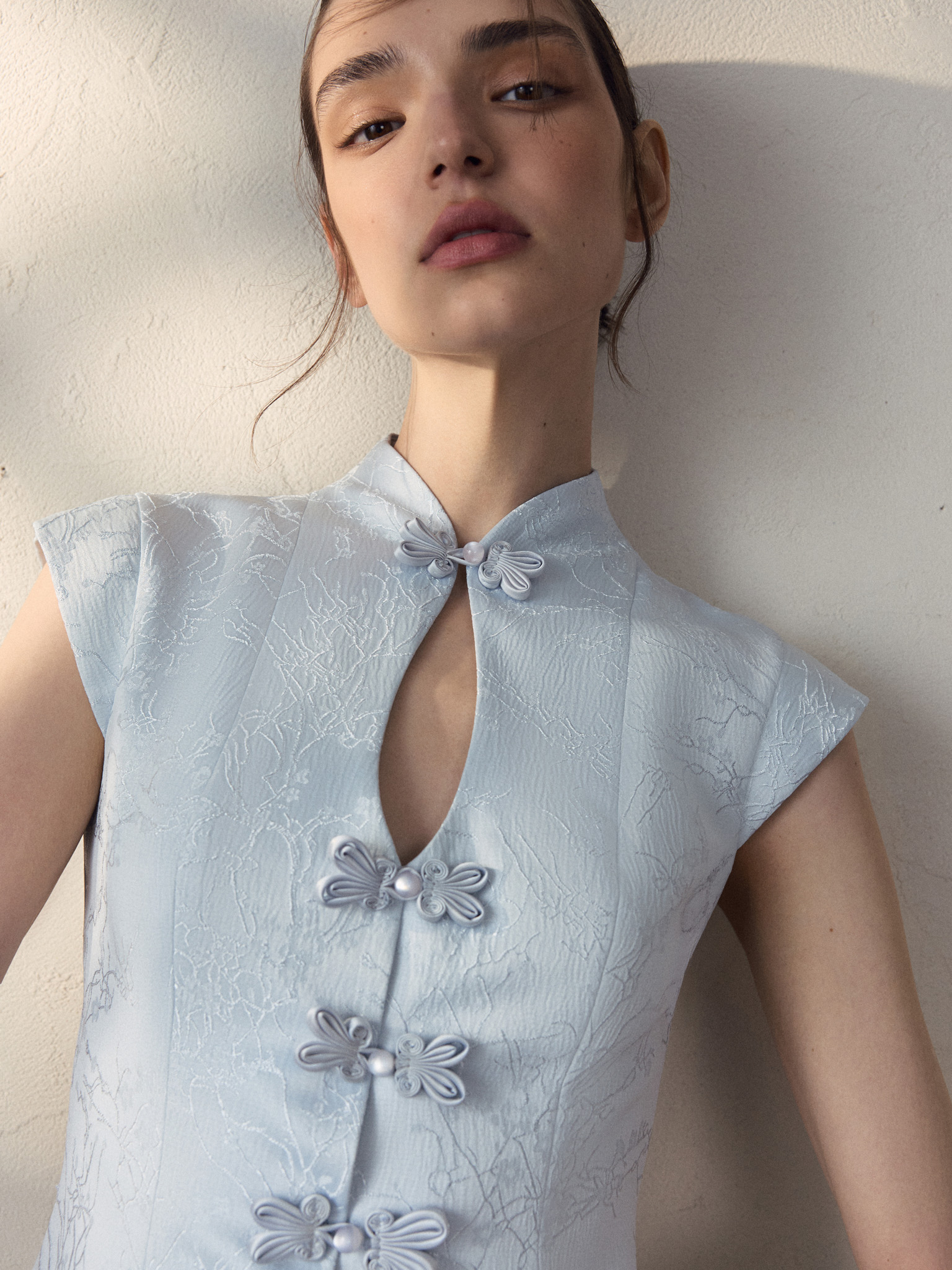 Jacquard-Bluse mit asiatisch inspiriertem Verschluss