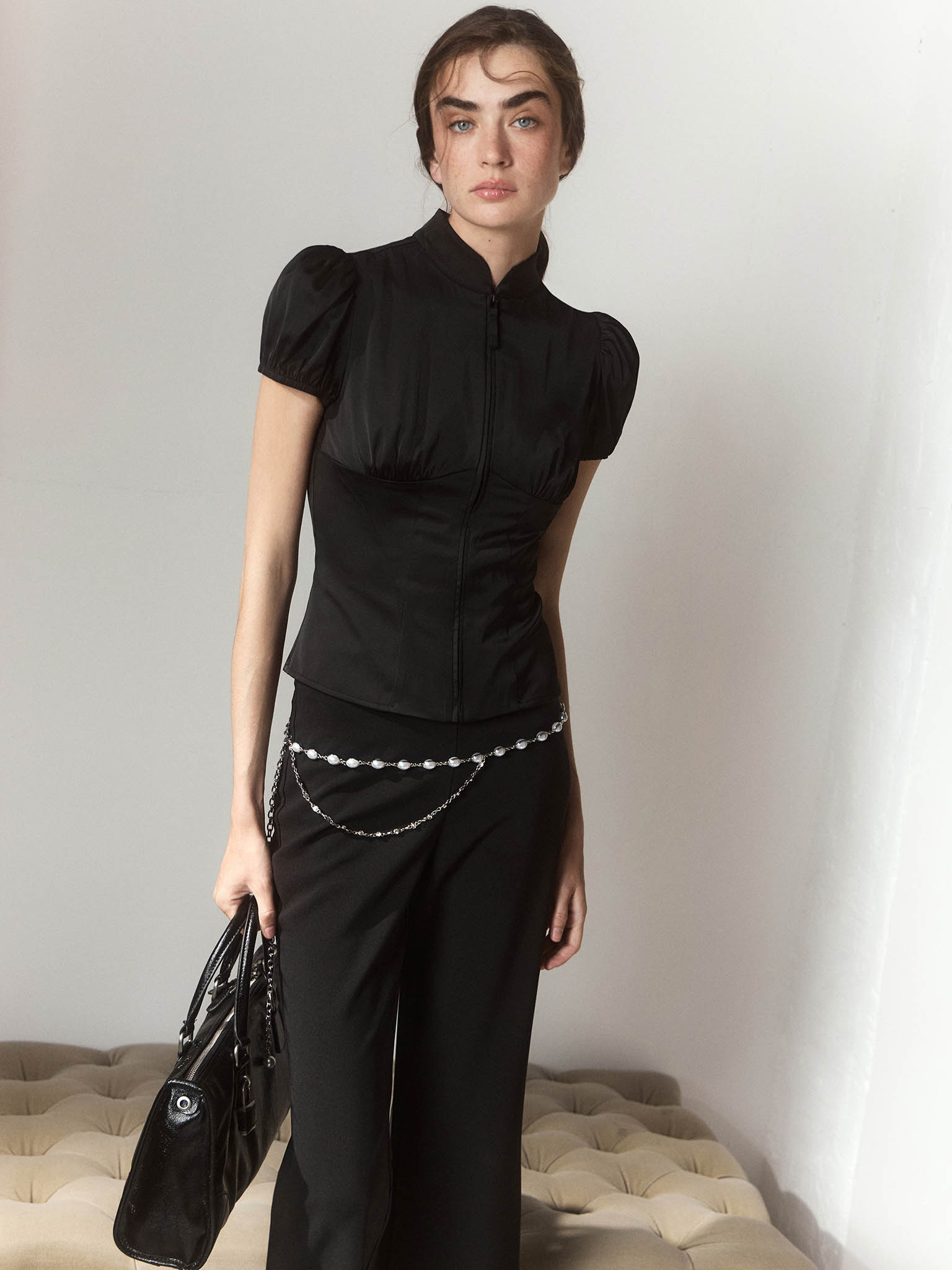 Satin top with lantern sleeves and zip fastening :: LICHI - Online