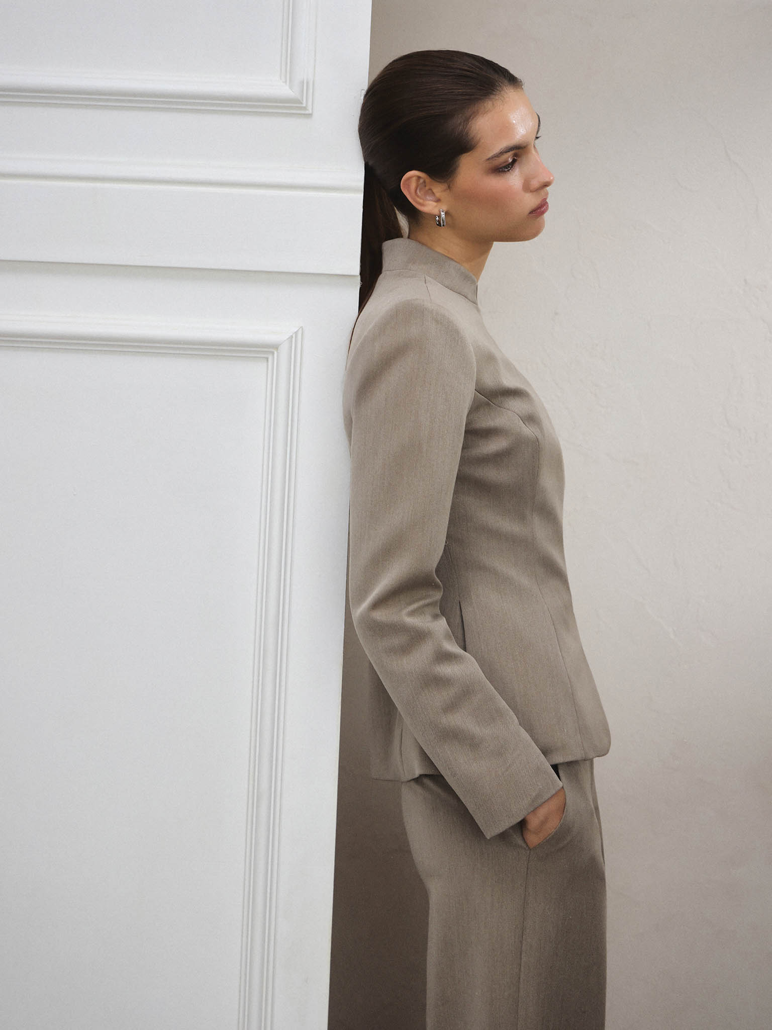 Fitted jacket with Asian-style fastenings