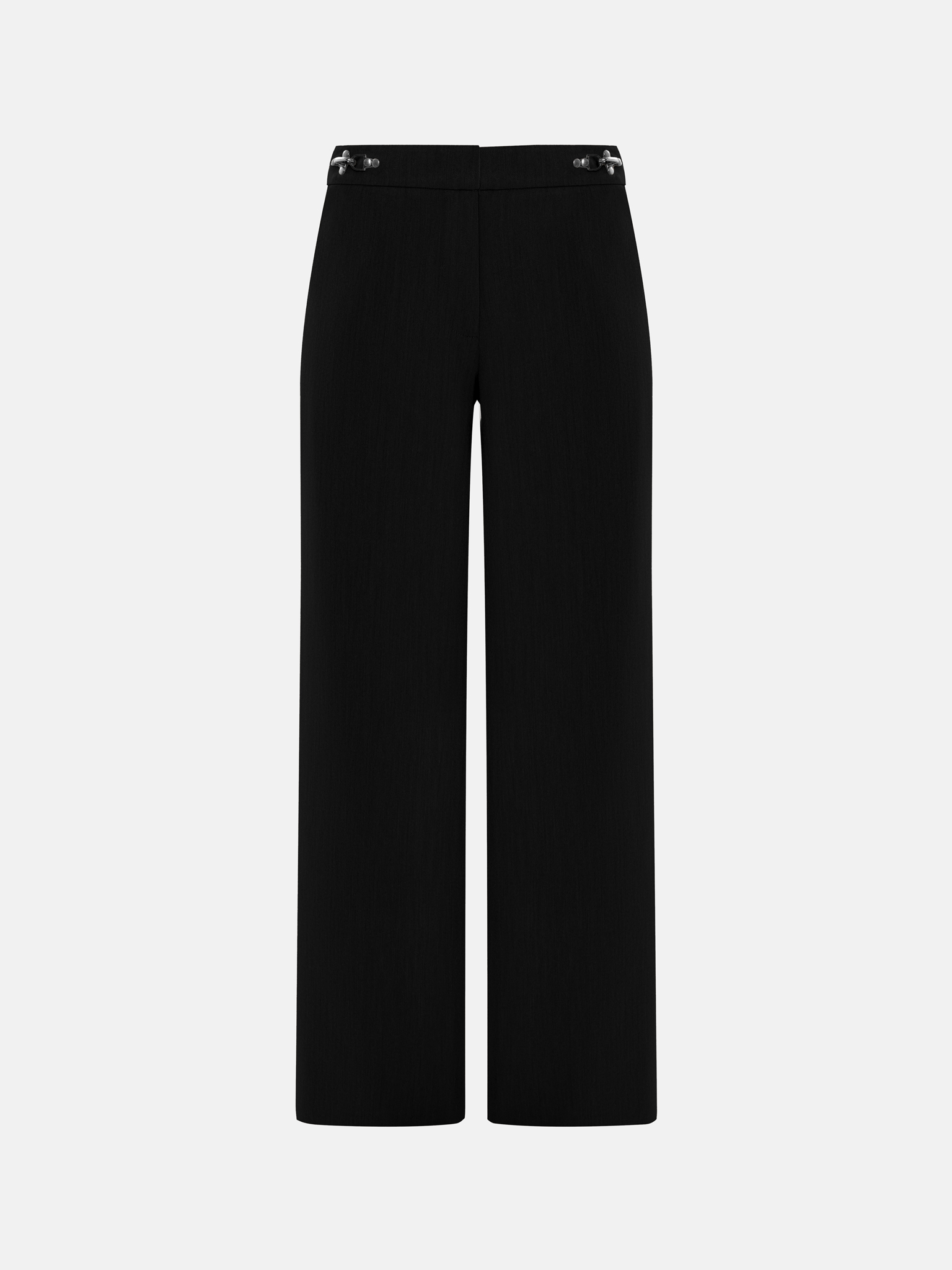 Loose-fitting pants with an Asian-style fastening