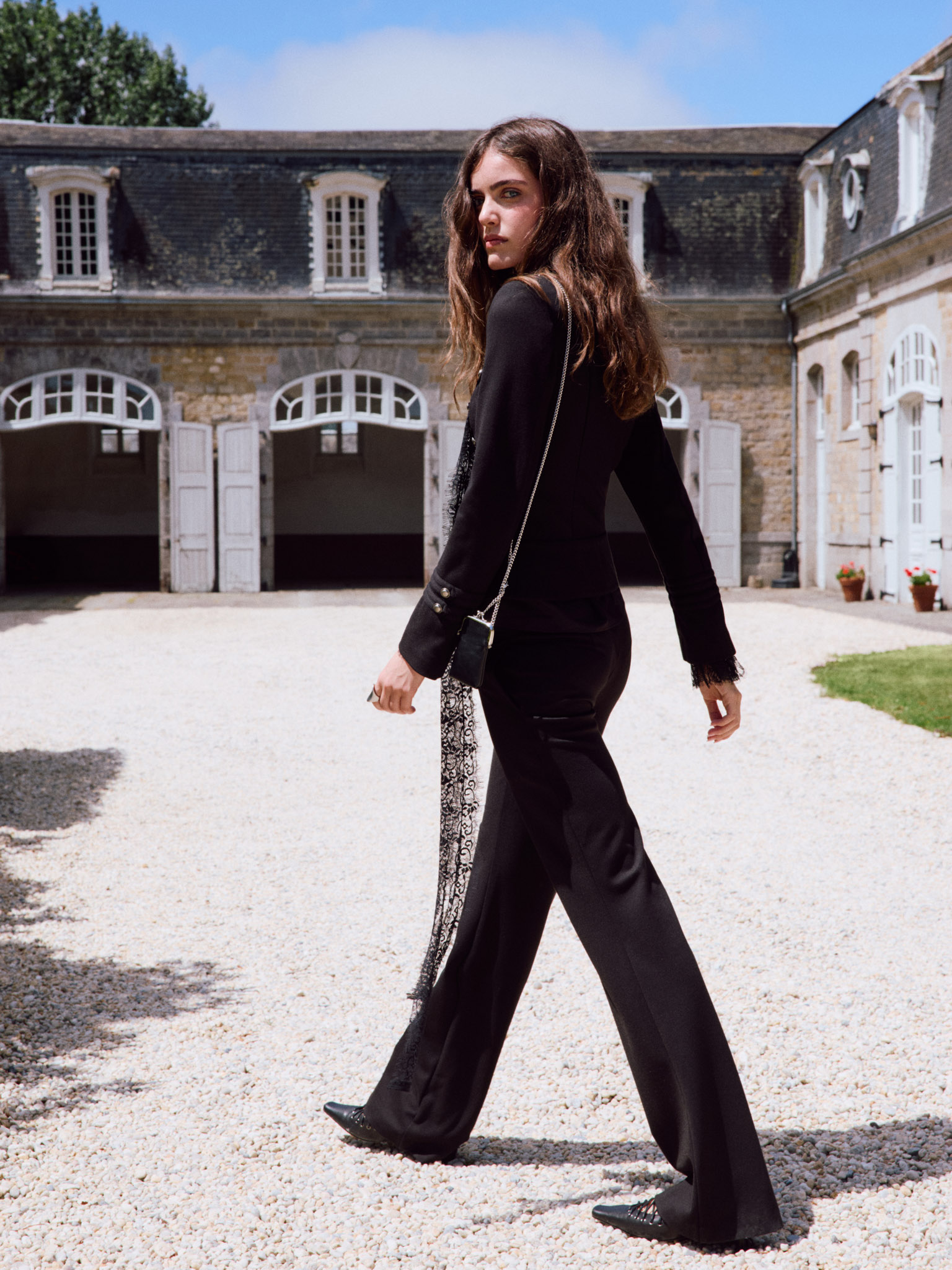 Straight-leg trousers with a zip fastening :: LICHI - Online