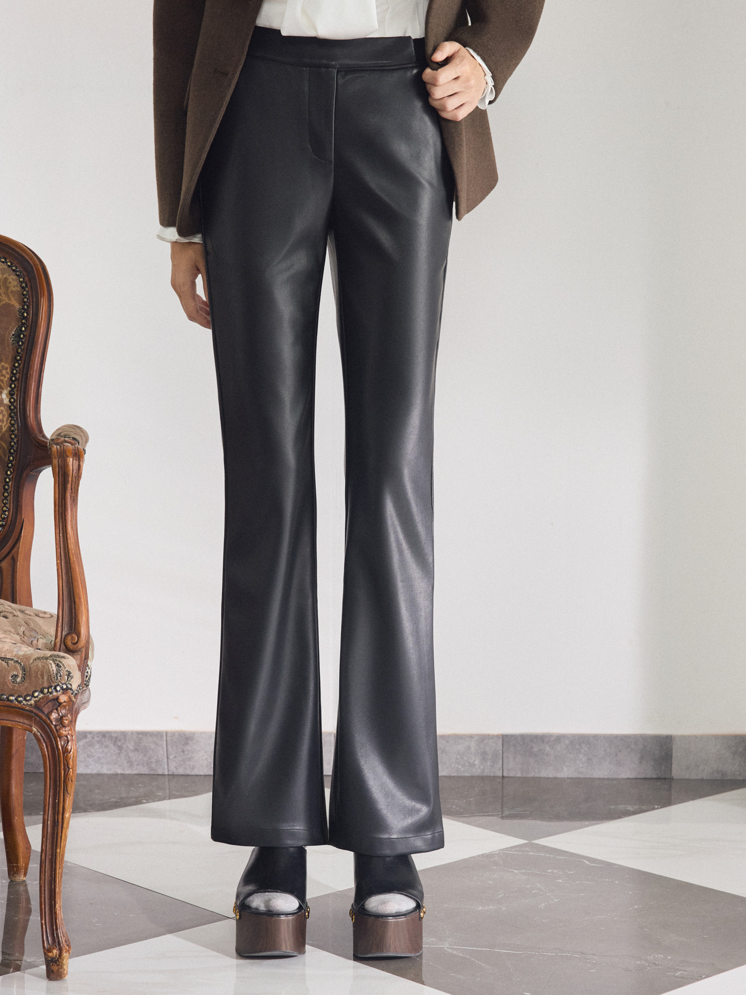 Eco-leather flared trousers 